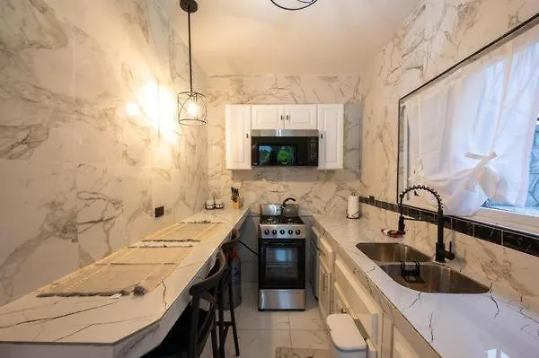 Konukevi One Love Luxuray Guesthouse Montego Bay Jamaika