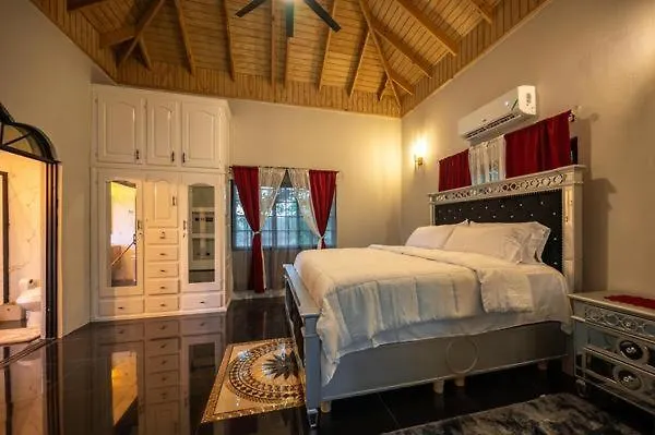 One Love Luxuray Guesthouse Montego Bay 0*,  Jamaika