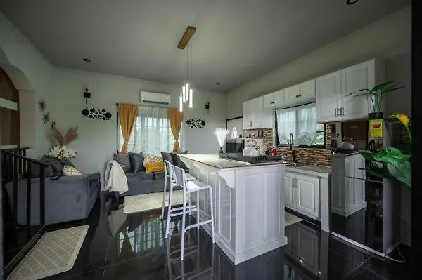 Affittacamere One Love Luxuray Guesthouse Montego Bay Giamaica